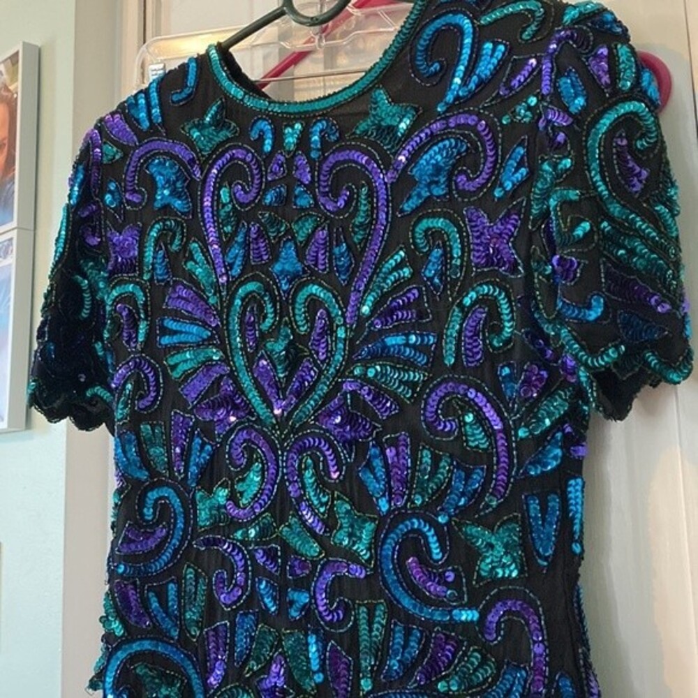 100% silk vintage Laurence Kazar sequins party top!  Size Petite Small - Picture 3 of 10
